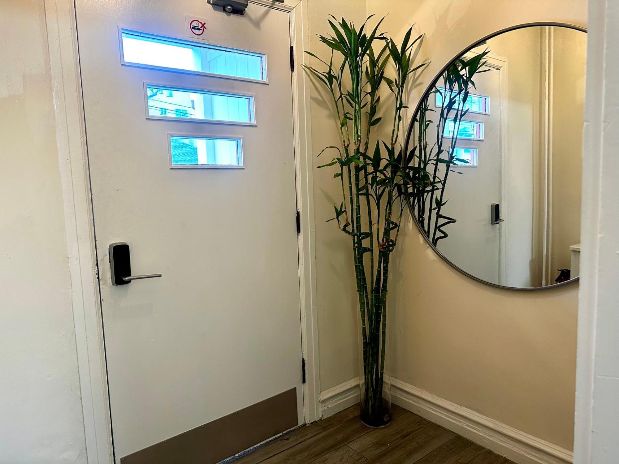 7-A Diamond In Yonkers Appartement Buitenkant foto